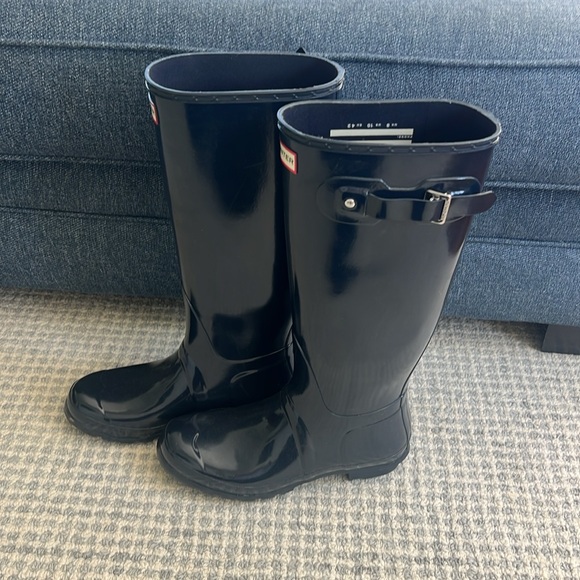 Hunter Women's Glossy navy tall Rain Boots - Picture 2 of 3